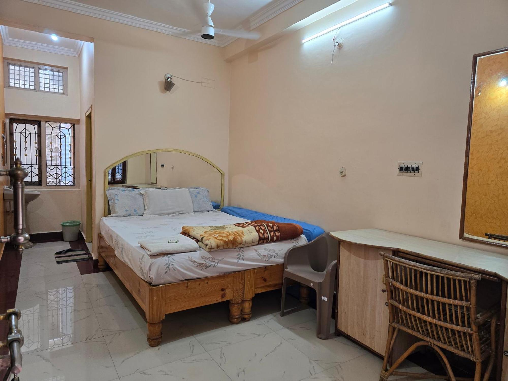 Lakshmi Heritage Tourist Home Hampi Exterior foto