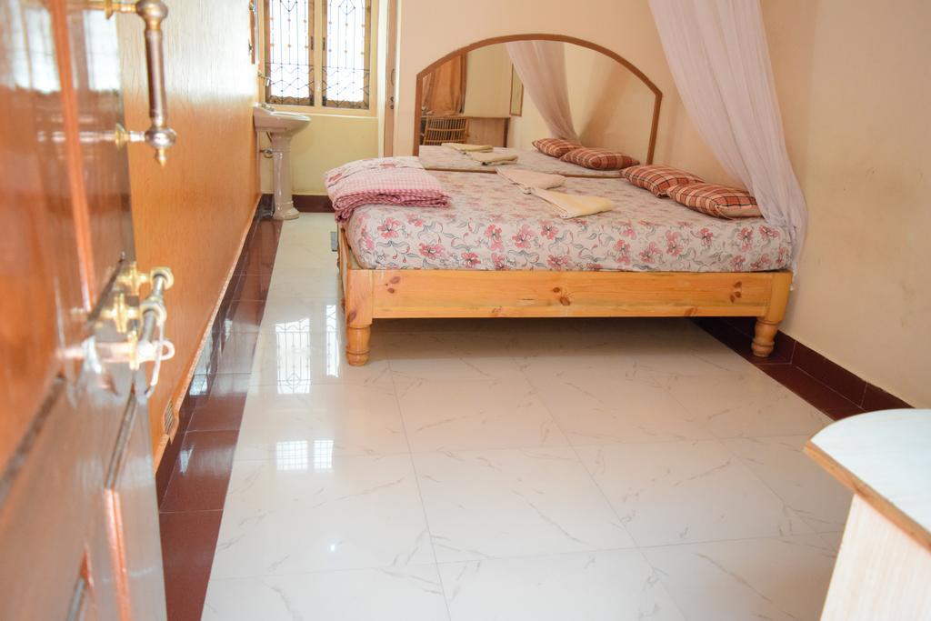 Lakshmi Heritage Tourist Home Hampi Exterior foto